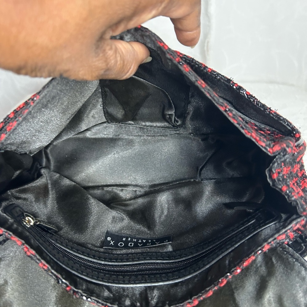 PARADOX LEATHER red and black Chic Tweed/Leather Shoulder Bag with chain strap - Picture 11 of 13